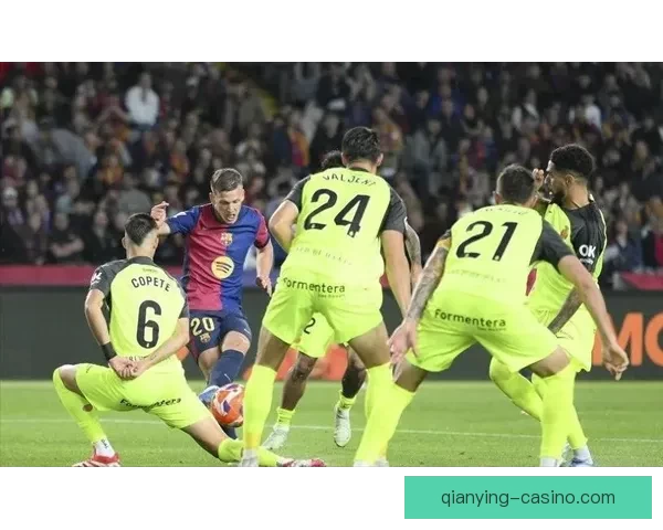 巴萨领先皇马7分占据西甲争冠主动 西人队已遭遇13轮不胜困境