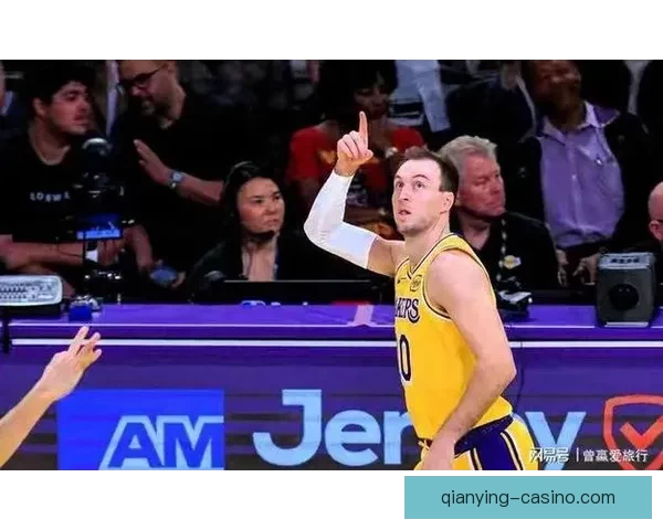 詹姆斯创常规赛出场纪录 肯纳德展现联盟顶级射手风采